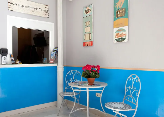 Hostal MontaloyaHostal